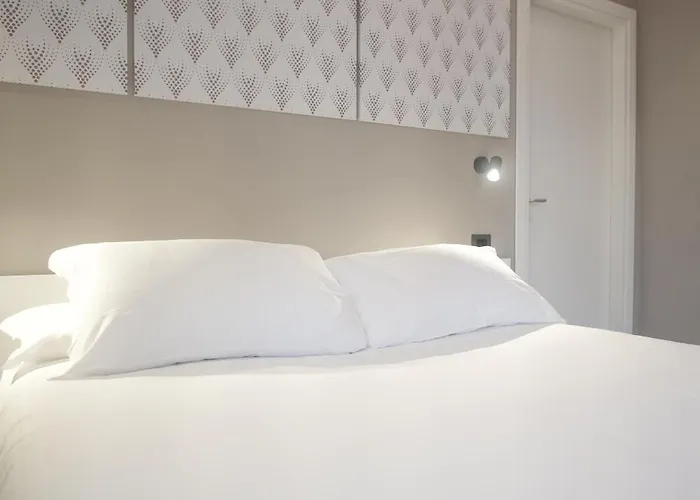 게스트하우스 Naboo Luxury 4*